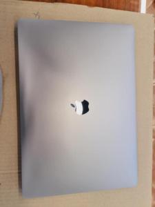MACBOOK PRO - Dubai